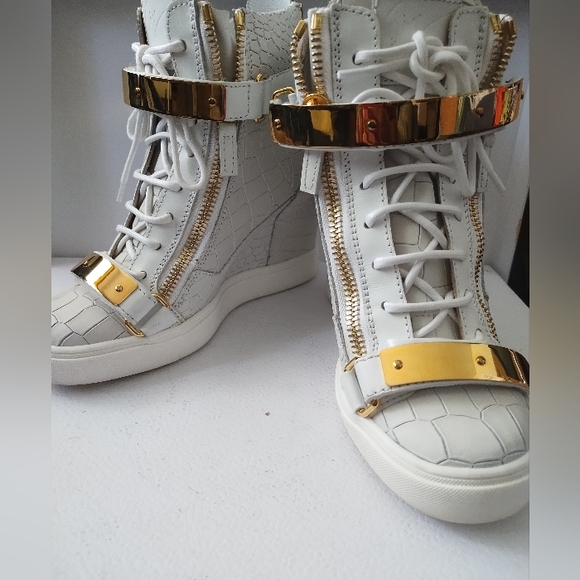 GIUSEPPE ZANOTTI  FASHIONABLE SNEAKERS - Picture 2 of 16